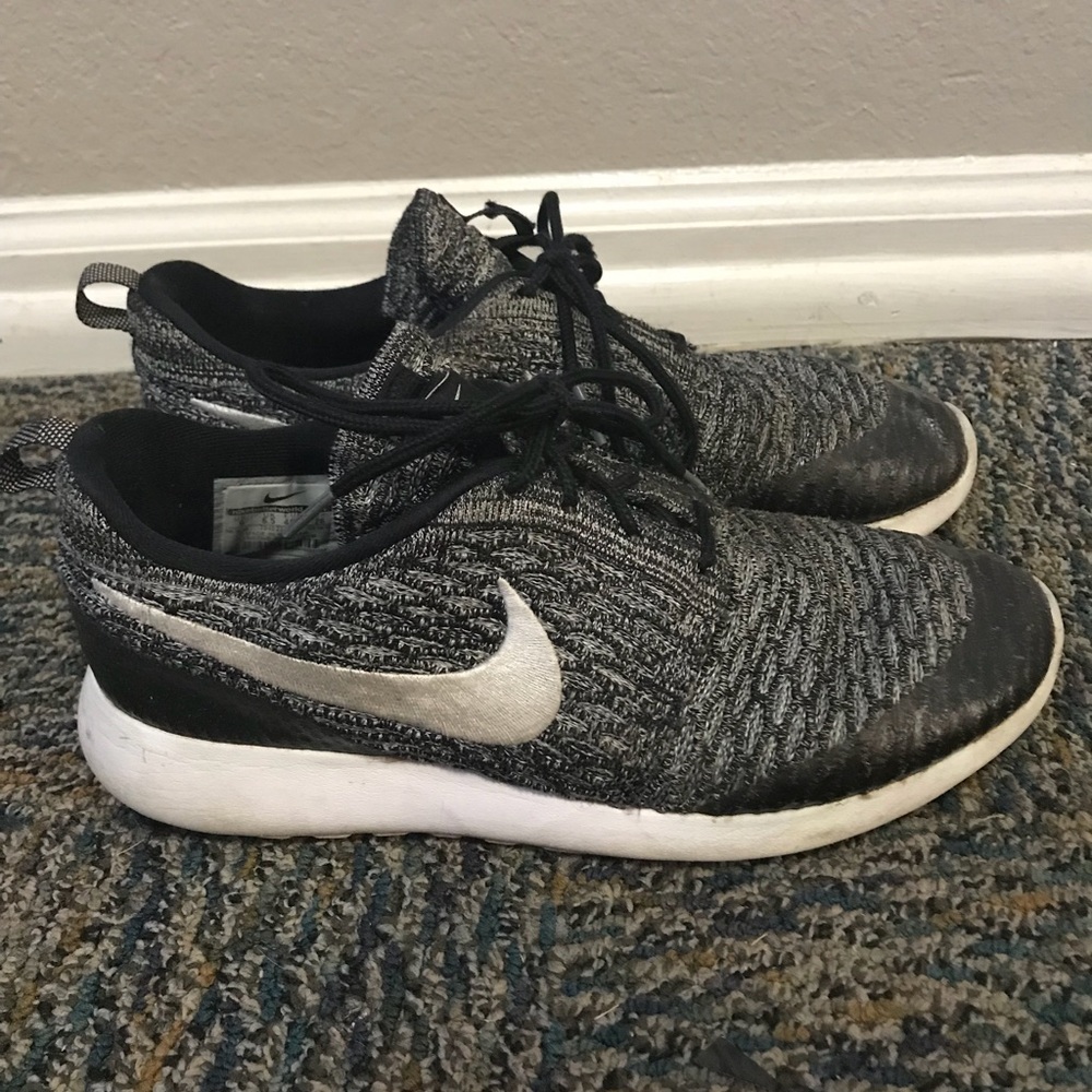 Nike flyknit roshes